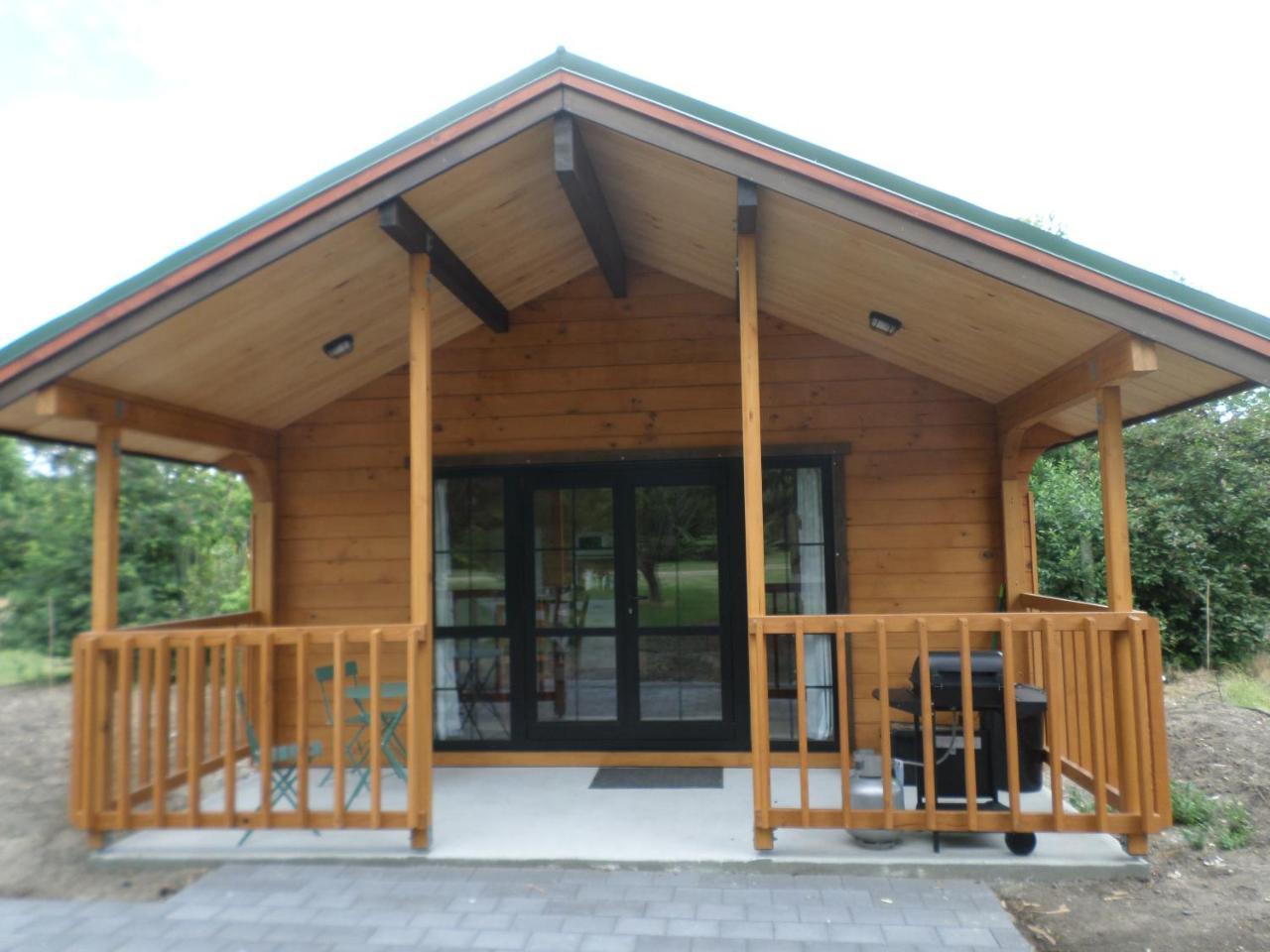 Central Chalets Ltd Александра Екстериор снимка